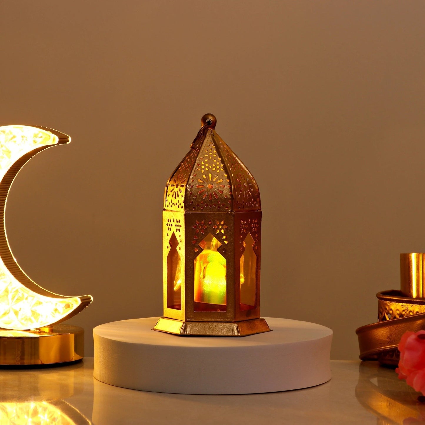 Golden Glow Ramadan Lantern – Elegant LED Decorative Light for Ramadan & Eid